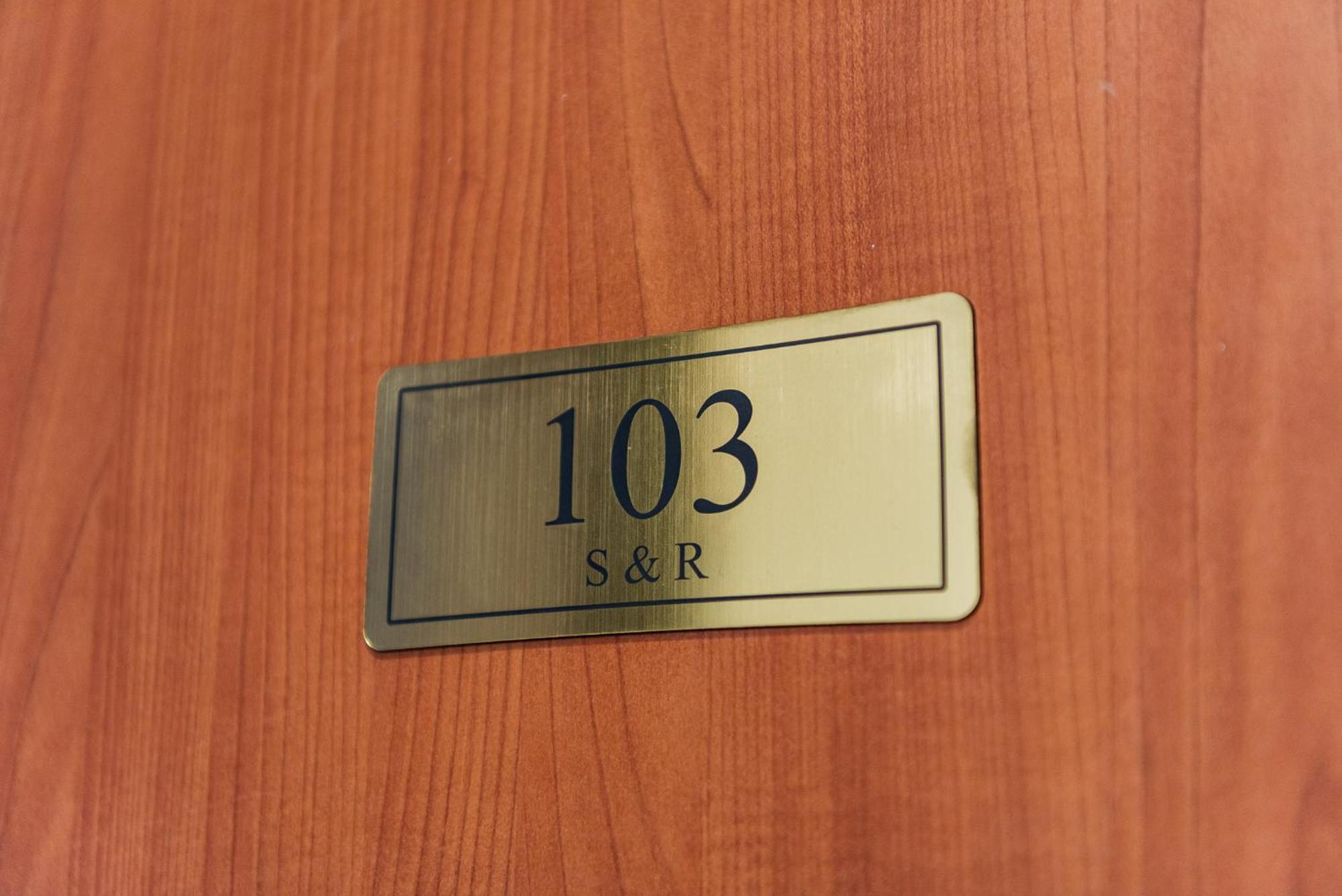 Sr Apartments Golem โกเลม ภายนอก รูปภาพ