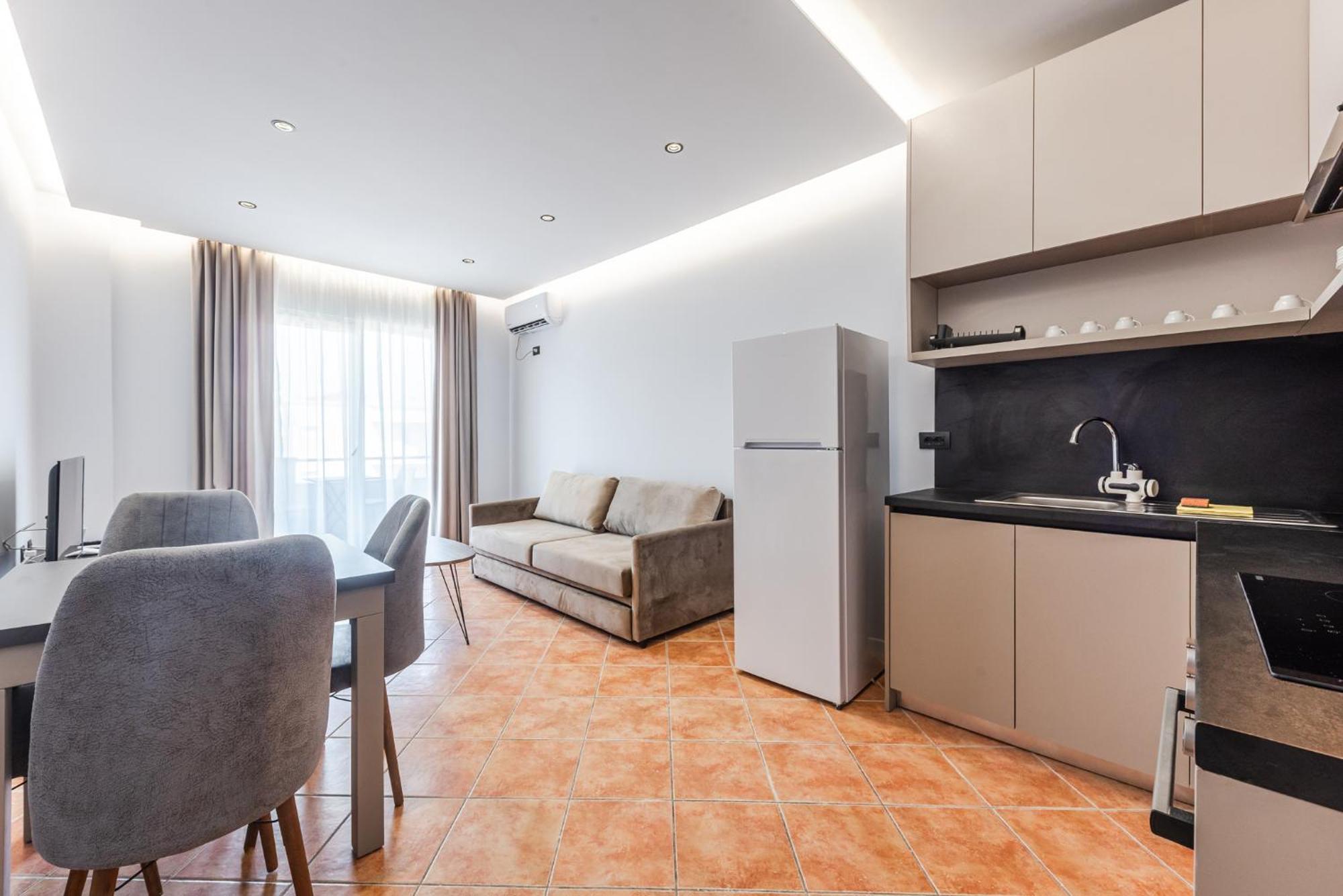 Sr Apartments Golem โกเลม ภายนอก รูปภาพ