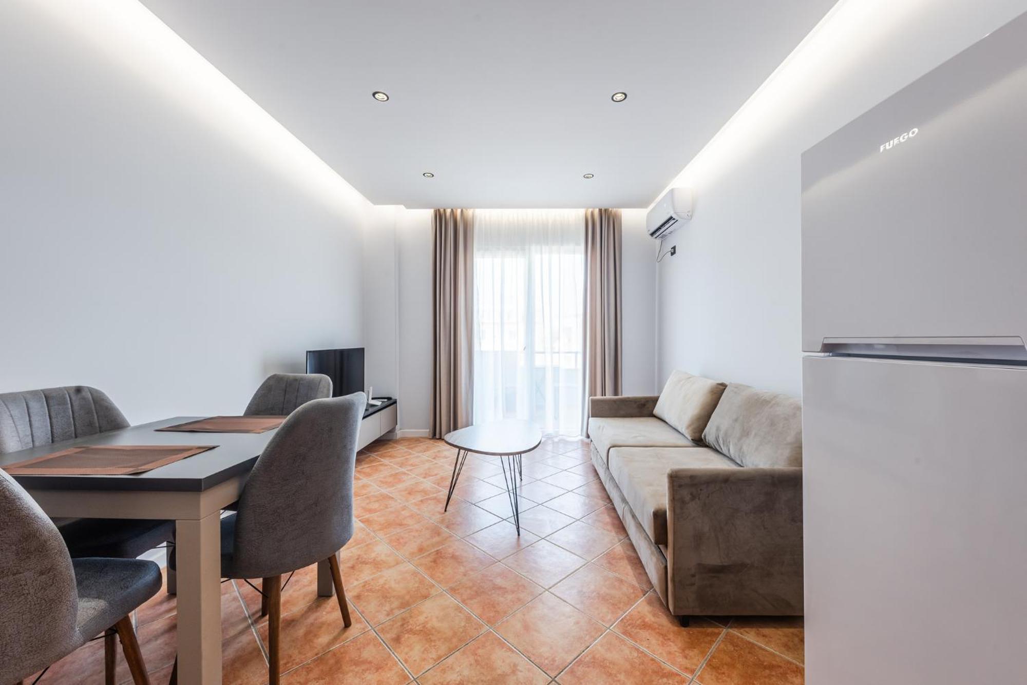 Sr Apartments Golem โกเลม ภายนอก รูปภาพ
