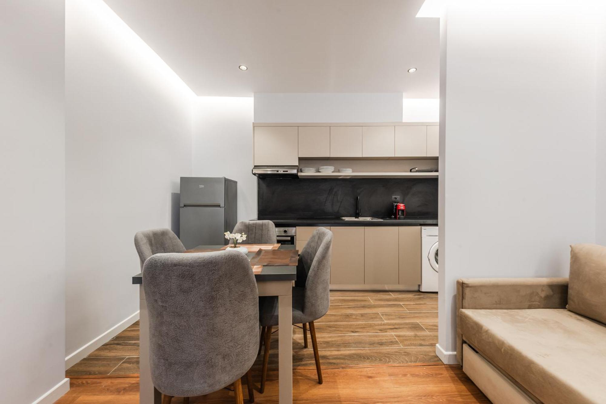 Sr Apartments Golem โกเลม ภายนอก รูปภาพ